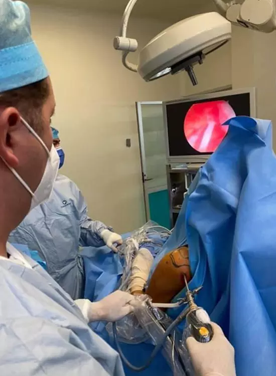 Dr. Alfredo Ortega Quiroz, Cirujano Ortopedista Traumatólogo, Alta Especialidad en Cirugía de Columna Vertebral