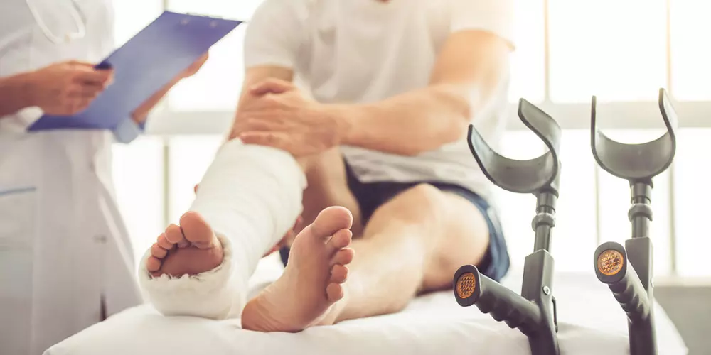 Dr. Alfredo Ortega Quiroz, Cirujano Ortopedista Traumatólogo, Alta Especialidad en Cirugía de Columna Vertebral